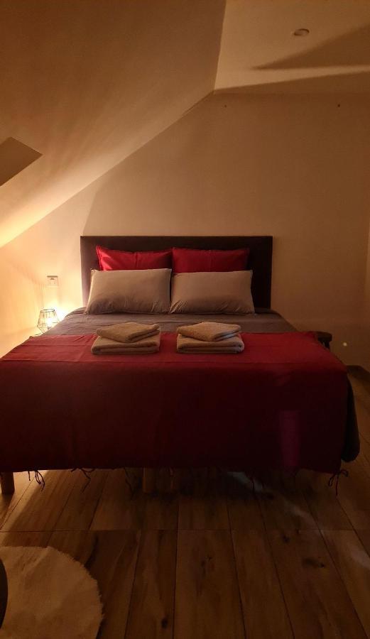 Le 4 Bed & Breakfast Montignac-Lascaux Bagian luar foto